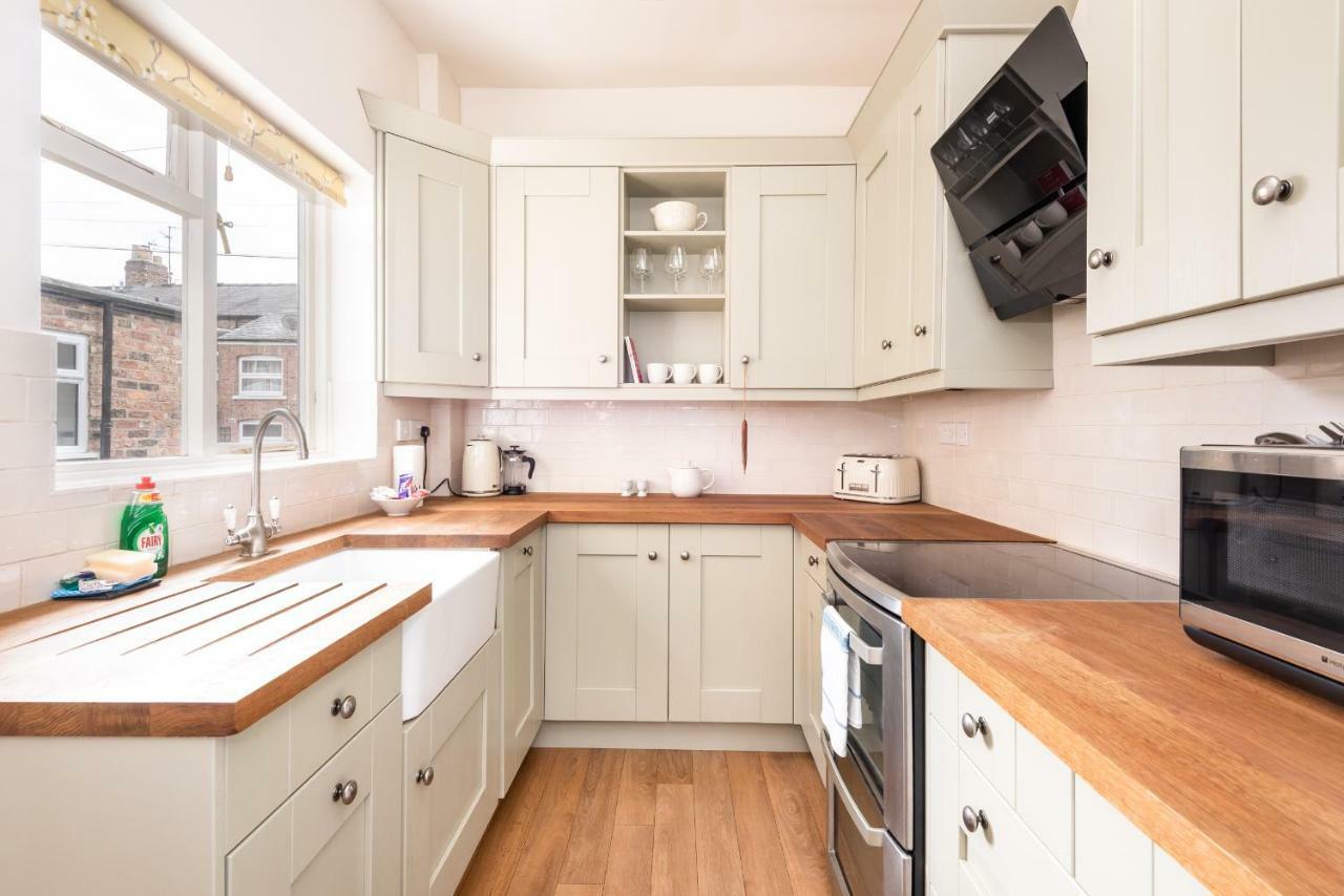 Charming Base For 5 Near Bishy Rd Pass The Keys Apartment York Exterior photo