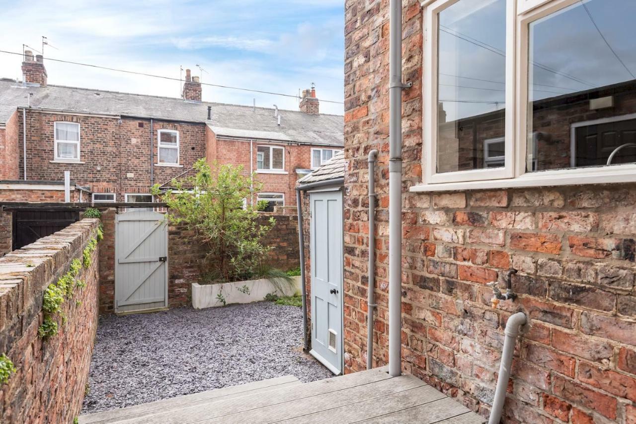 Charming Base For 5 Near Bishy Rd Pass The Keys Apartment York Exterior photo